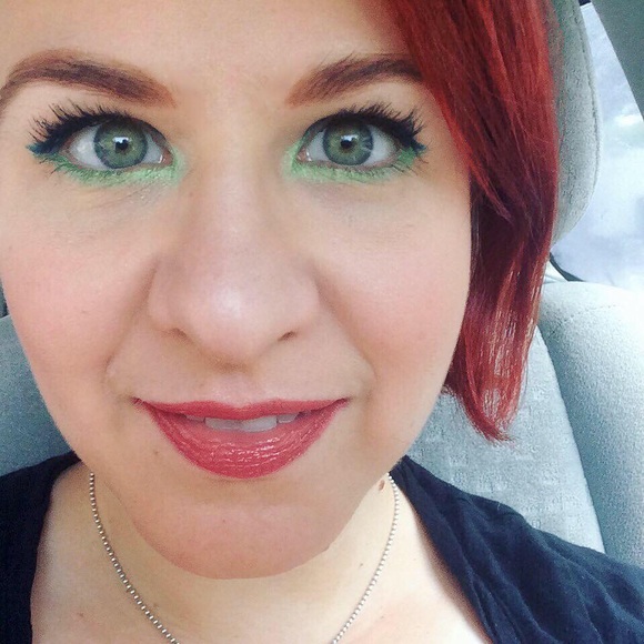 Meet your Posher, Jennifer - Picture 2 of 2